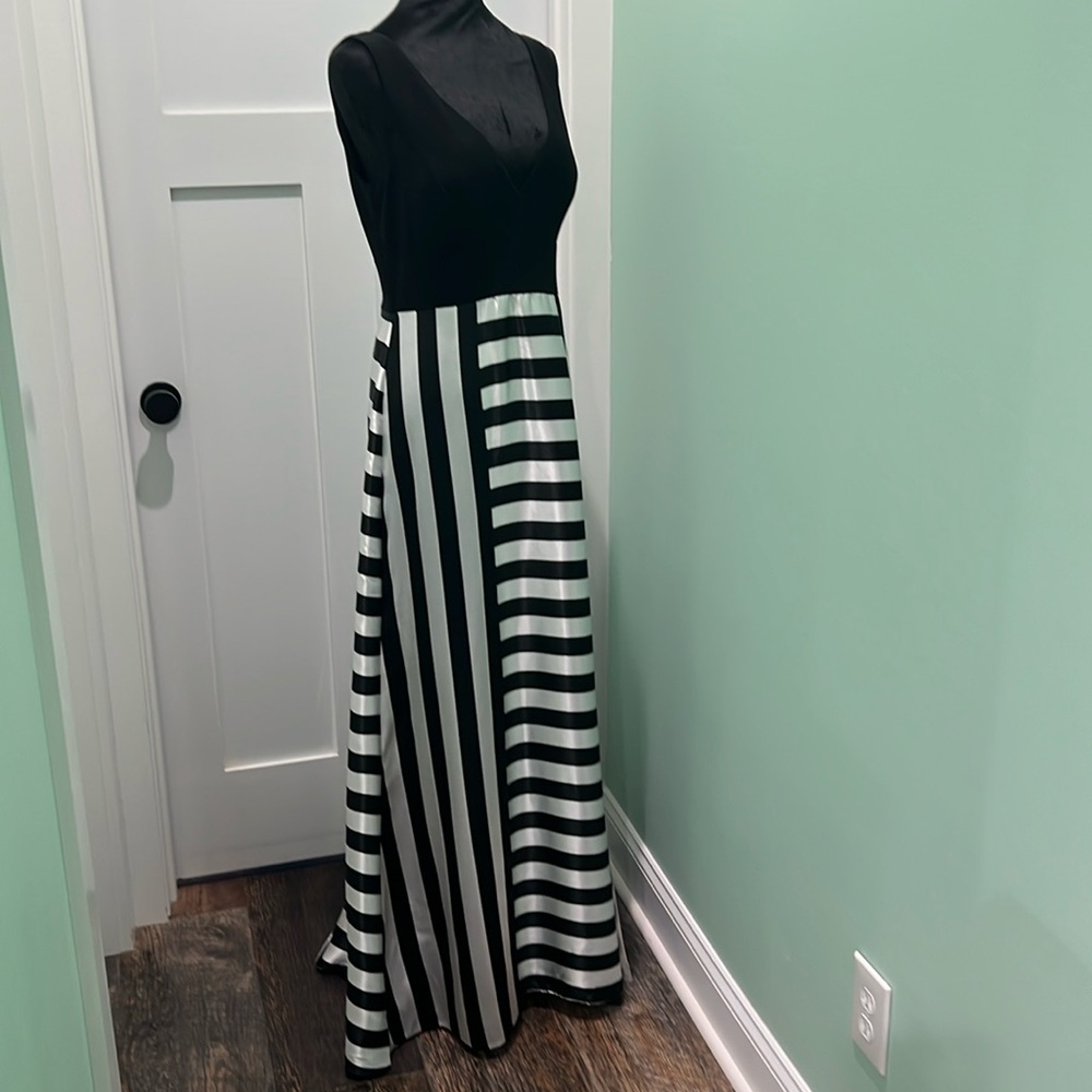 Betsy & Adam back and white striped maxi dress. Size 10 made in the USA.